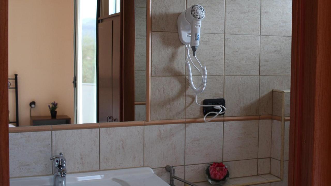 B&B Bassu Bosa Esterno foto